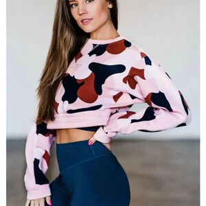 BALANCE ATHLETICA Outlander Cropped Camo Print Long Sleeve Top Size Small